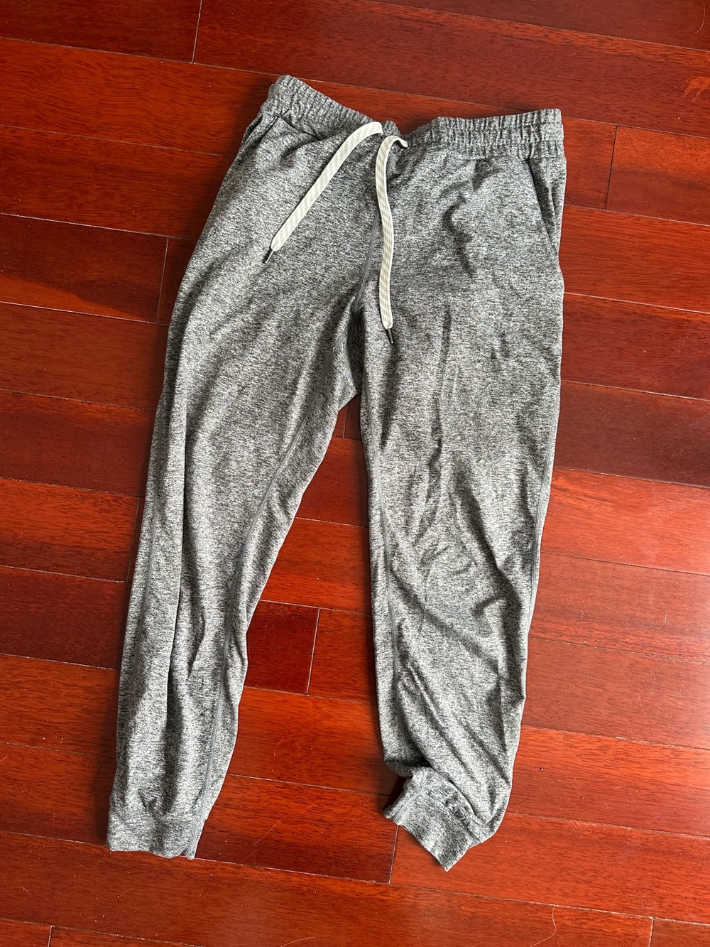 Vuori Women’s Performance Jogger Heather Gray XS